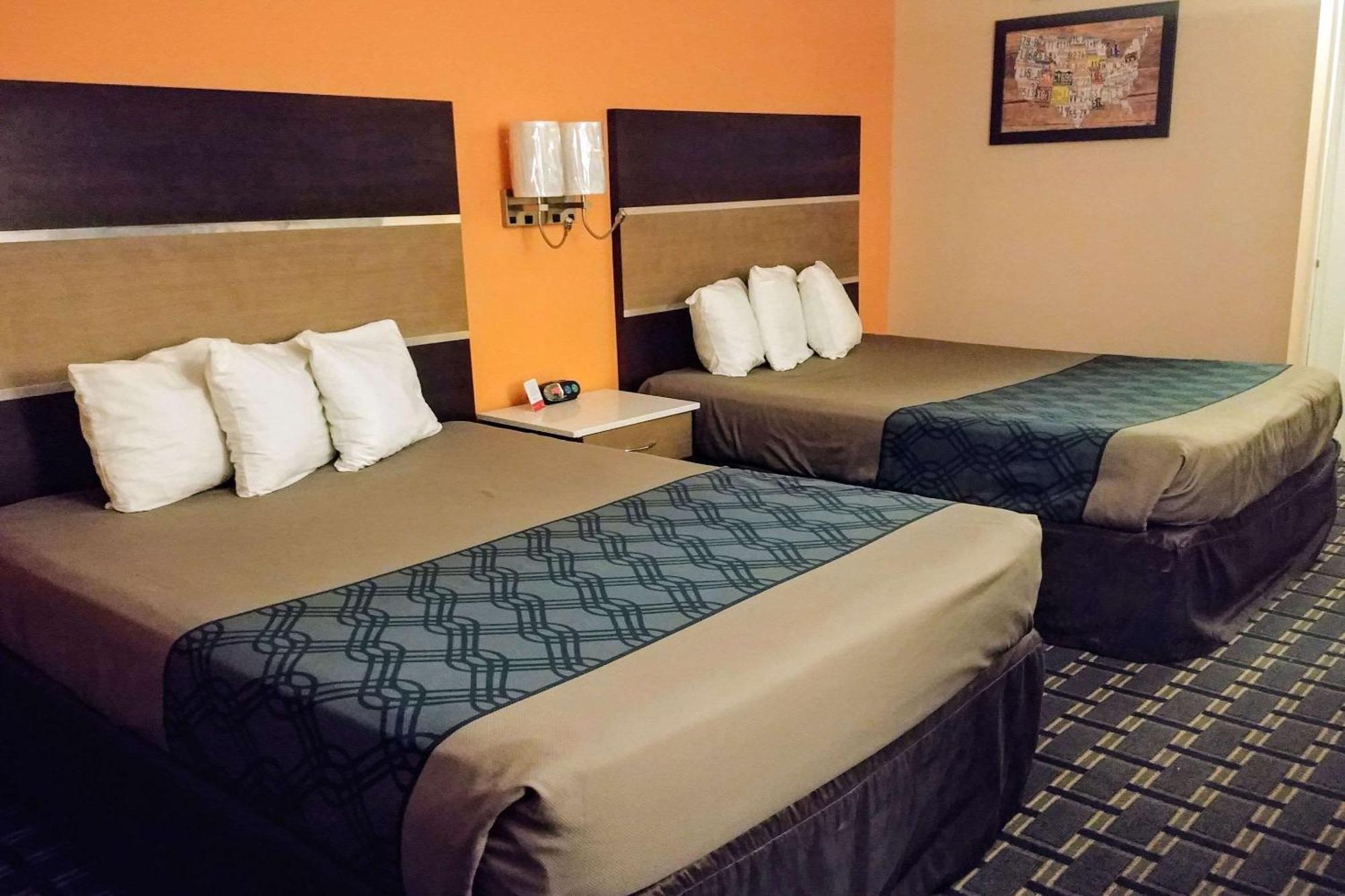 Econo Lodge Milldale - Southington Exterior photo