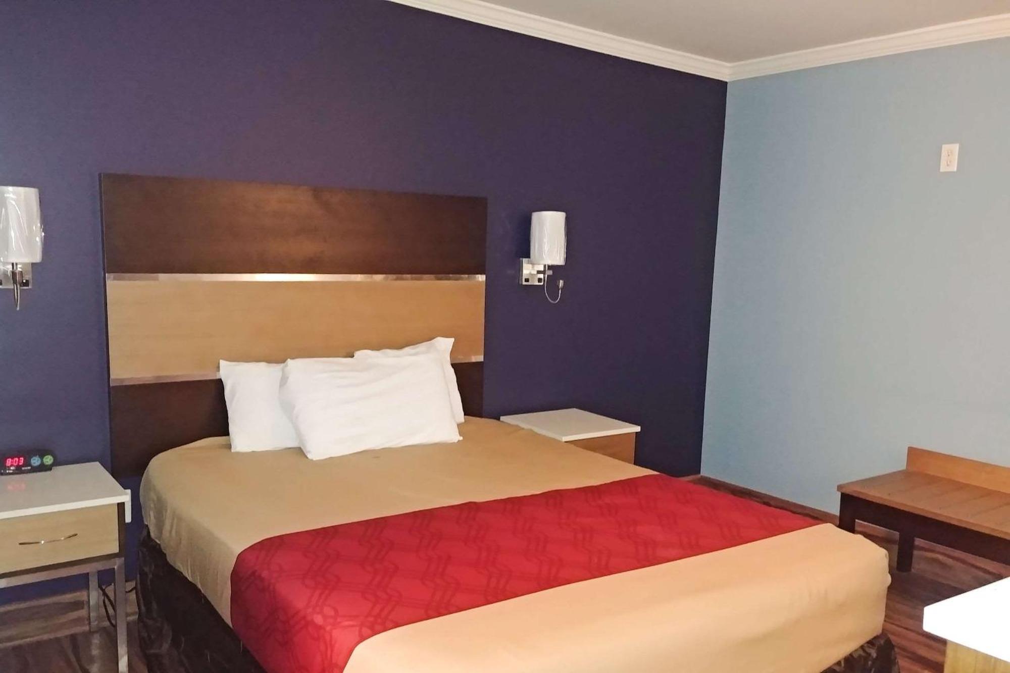Econo Lodge Milldale - Southington Exterior photo