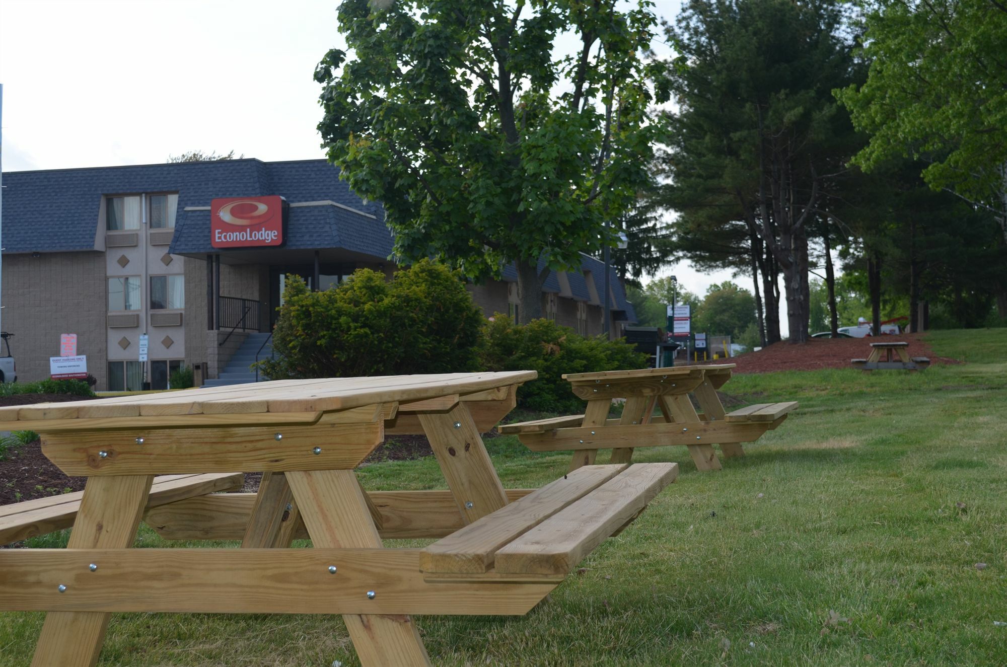 Econo Lodge Milldale - Southington Exterior photo